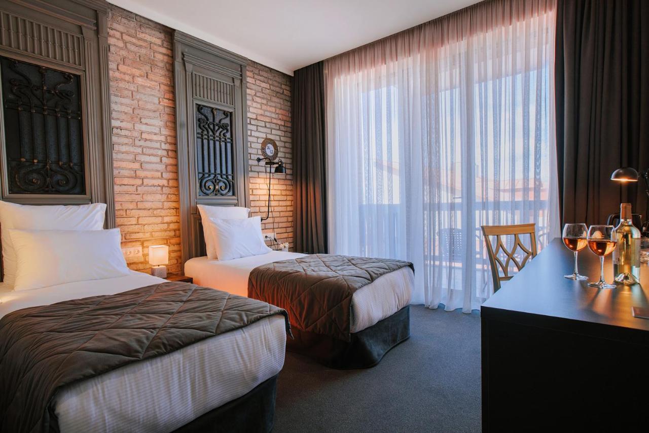 Tbilisee Hotel Тбилиси Экстерьер фото