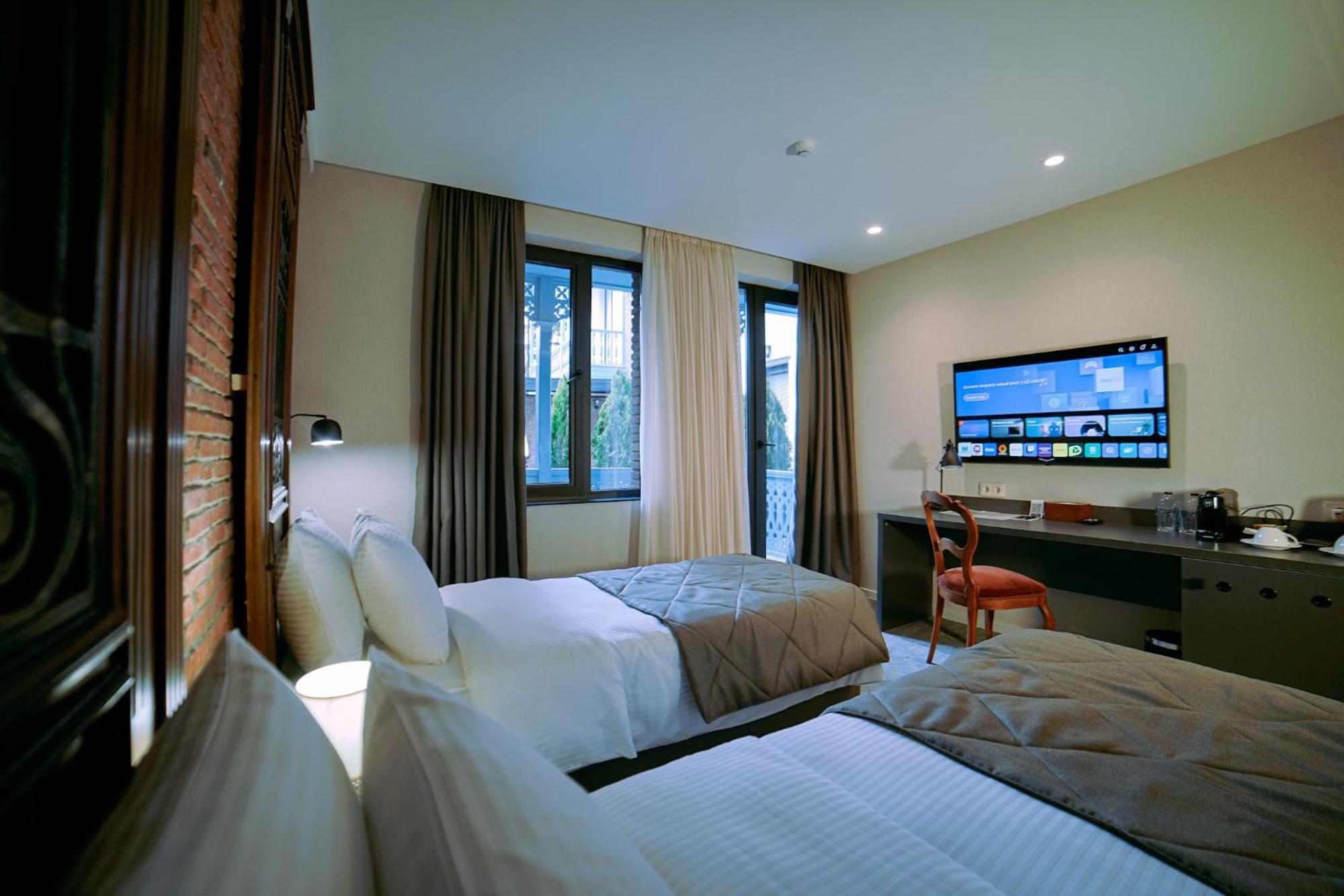 Tbilisee Hotel Тбилиси Экстерьер фото